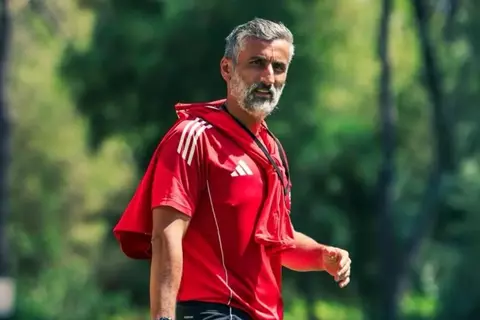 "ليس مجرد مدرب بل أب".. لاعب أورلاندو السابق يعدد مزايا خوسيه ريبيرو 